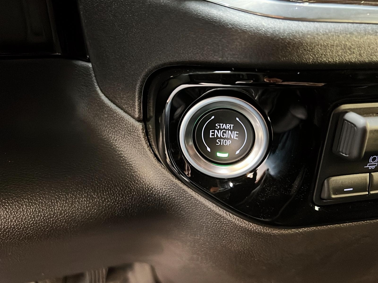 Chevrolet Silverado 1500 1LT CREW CAB NAV 4X4 2025 - image #17