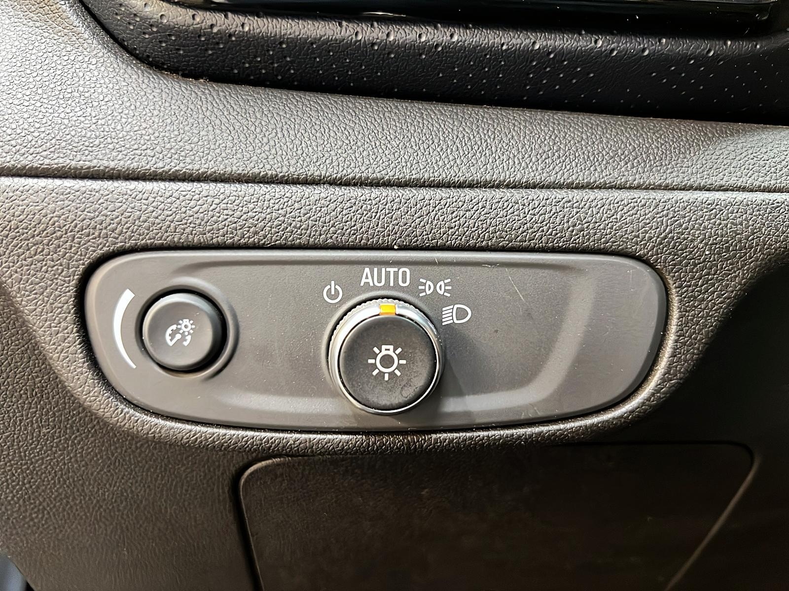 Chevrolet Bolt EUV 2022 - Image #20