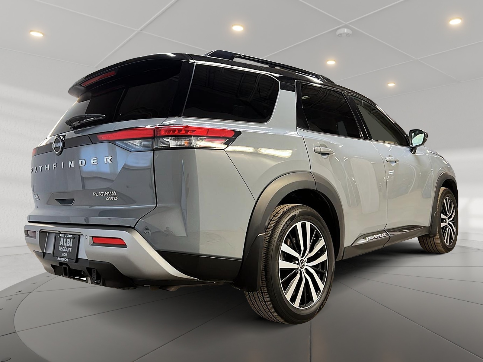 Nissan Pathfinder PLATINUM CUIR TOIT PANO NAV 4RM 2024 - image #1