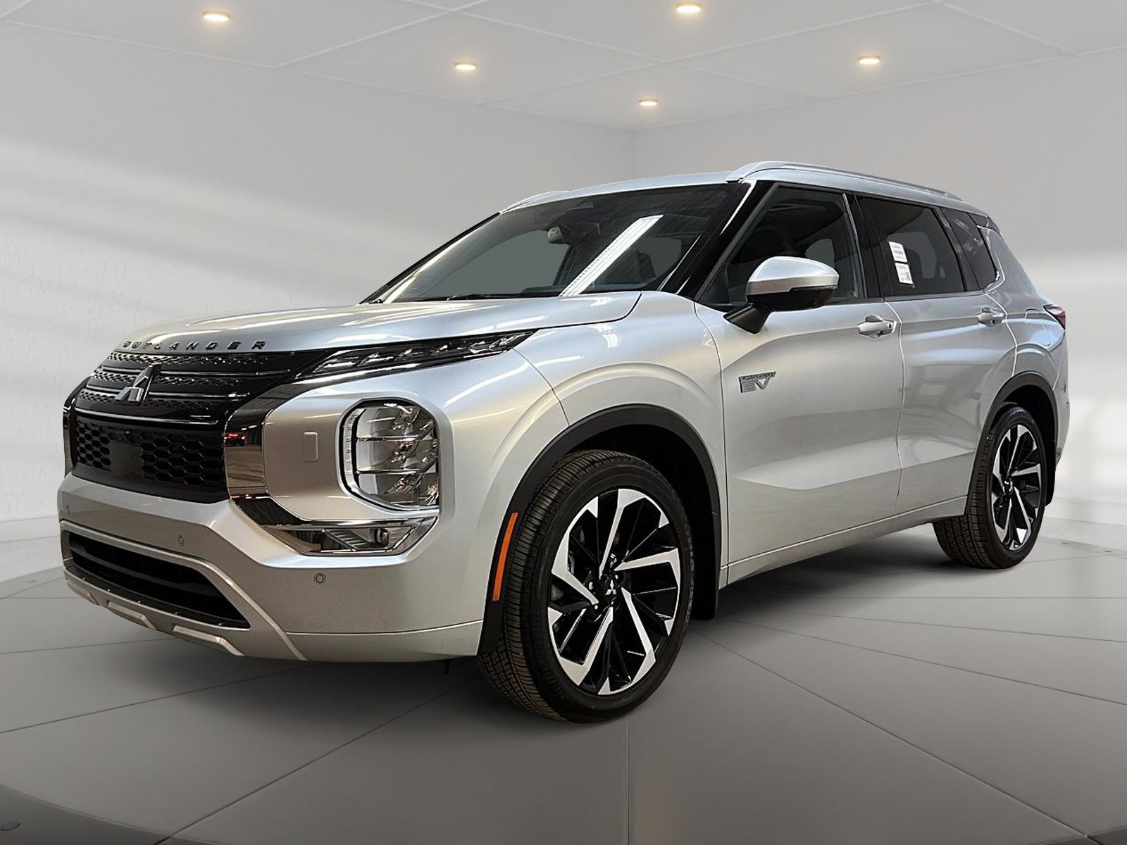 Mitsubishi Outlander 2024 - Image #1