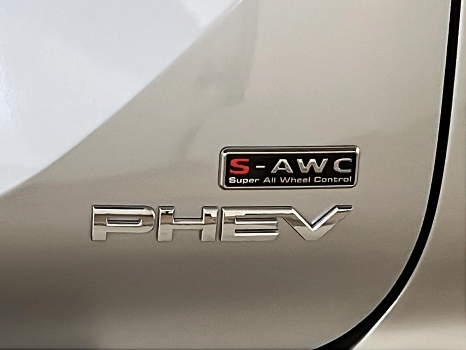Mitsubishi Outlander GT S PHEV CUIR TOIT PANO NAV AWC 2024 - image #31