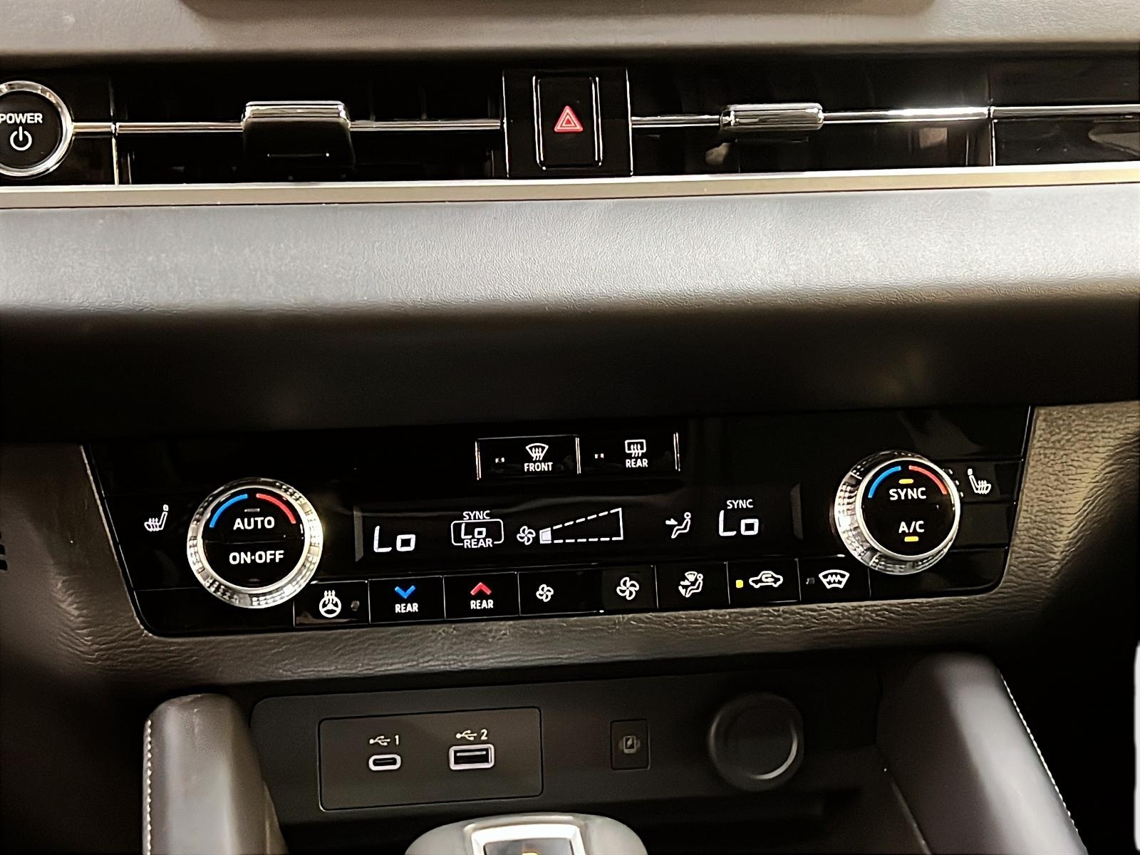 Mitsubishi Outlander GT S PHEV CUIR TOIT PANO NAV AWC 2024 - image #17