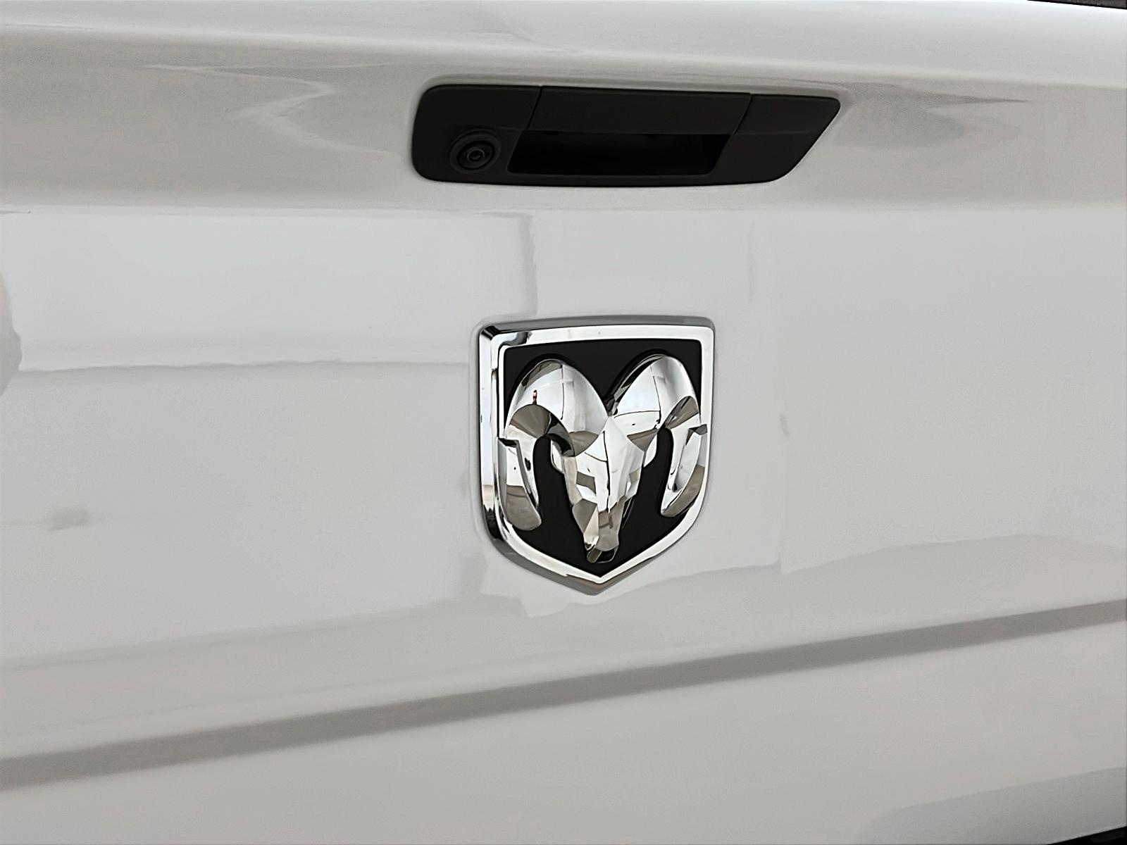 RAM 1500 Classic TRADESMAN SXT 5.7 HEMI CREW BAB 4X4 2024 - image #24