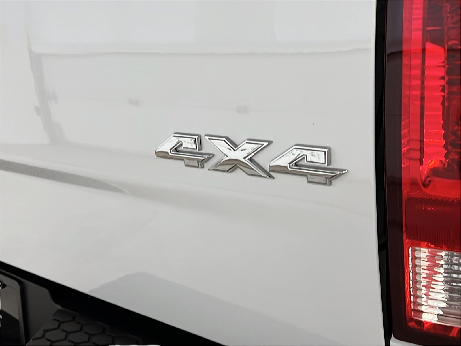 RAM 1500 Classic TRADESMAN SXT 5.7 HEMI CREW BAB 4X4 2024 - image #25