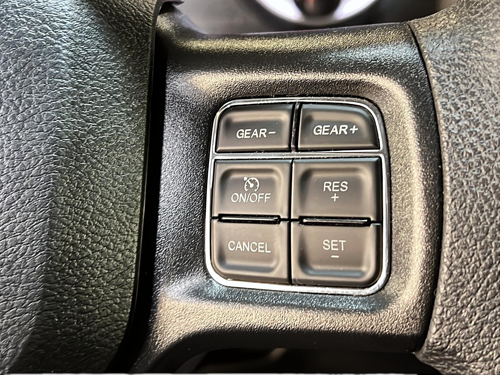 RAM 1500 Classic TRADESMAN SXT 5.7 HEMI CREW BAB 4X4 2024 - image #18