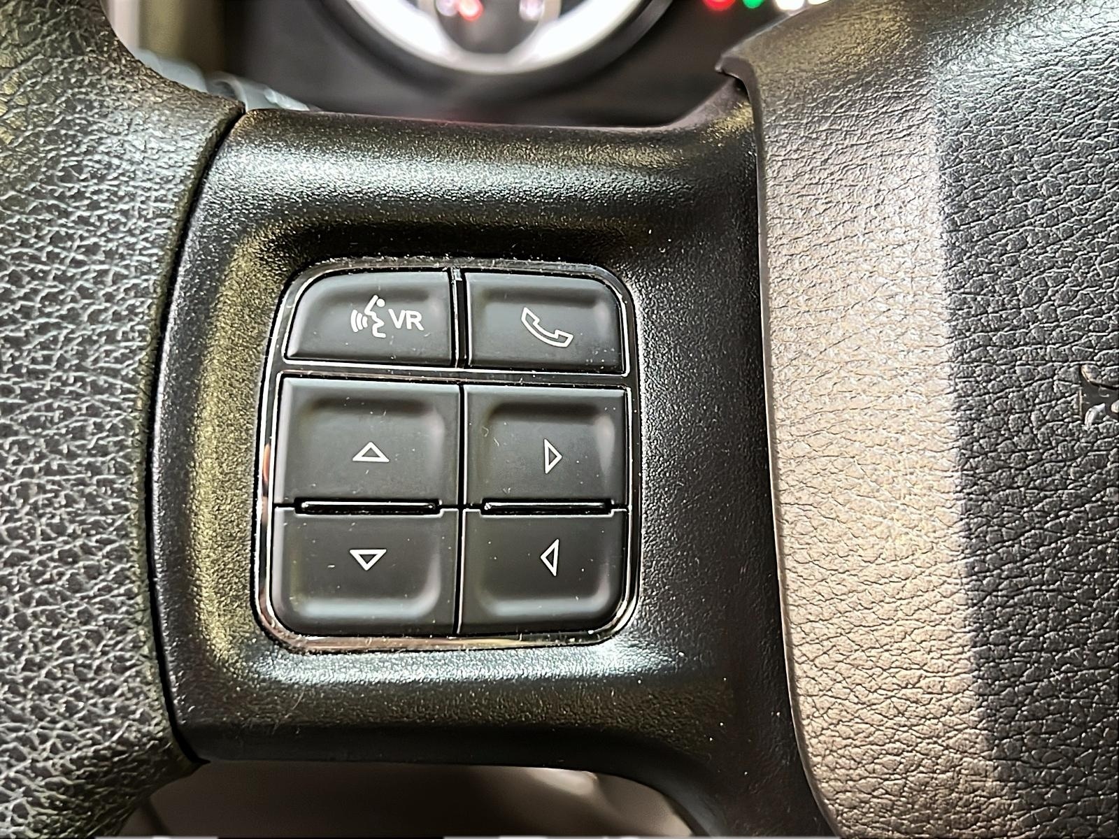 RAM 1500 Classic TRADESMAN SXT 5.7 HEMI CREW BAB 4X4 2024 - image #19