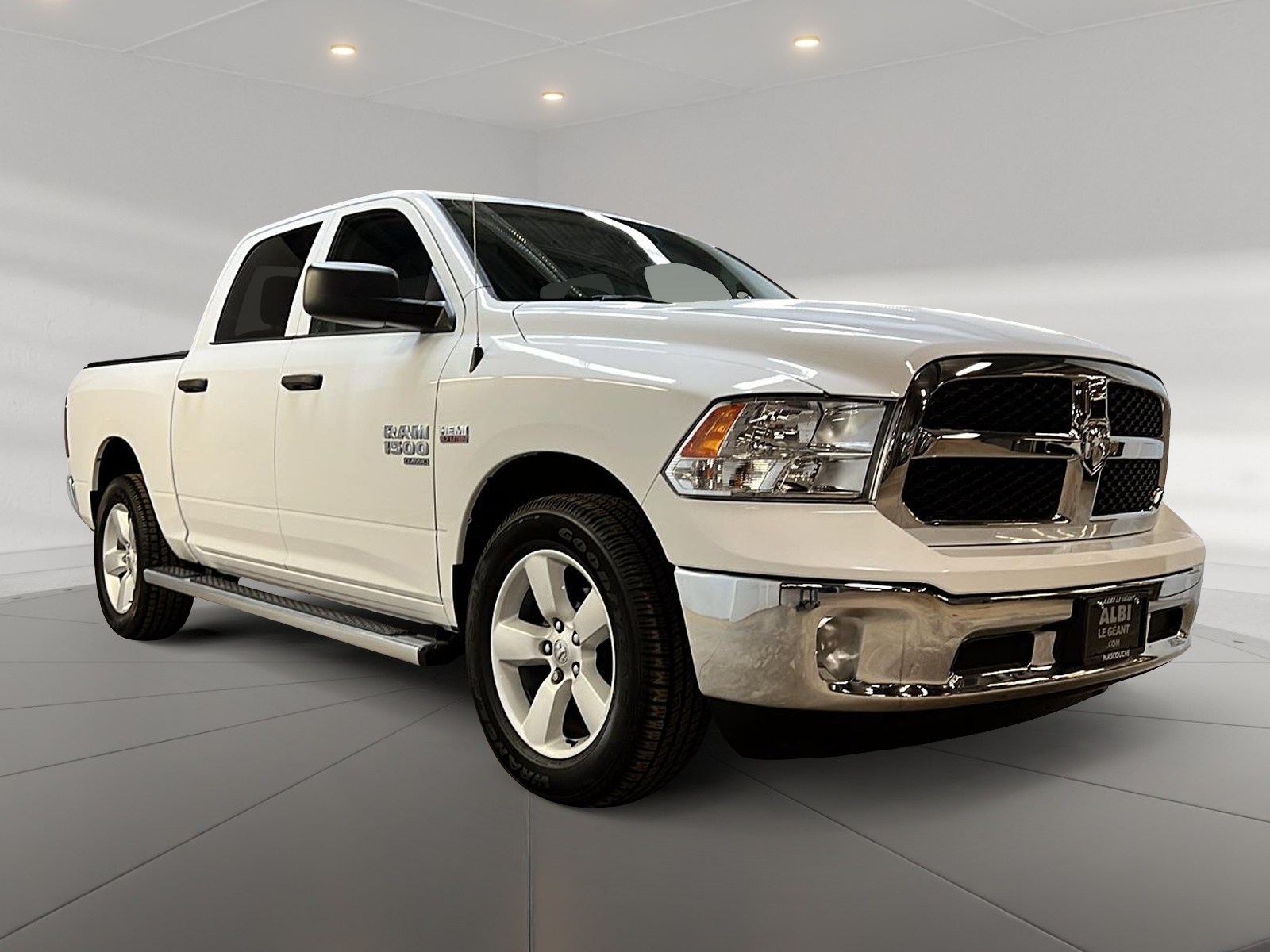 RAM 1500 Classic TRADESMAN SXT 5.7 HEMI CREW BAB 4X4 2024 - image #3