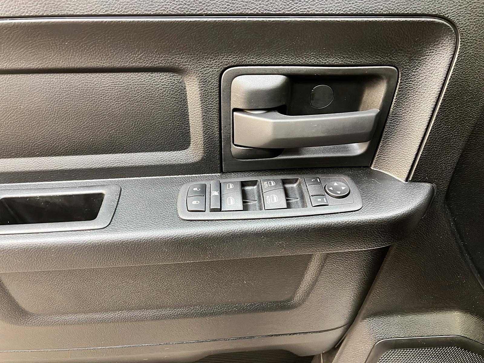 RAM 1500 Classic TRADESMAN SXT 5.7 HEMI CREW BAB 4X4 2024 - image #21