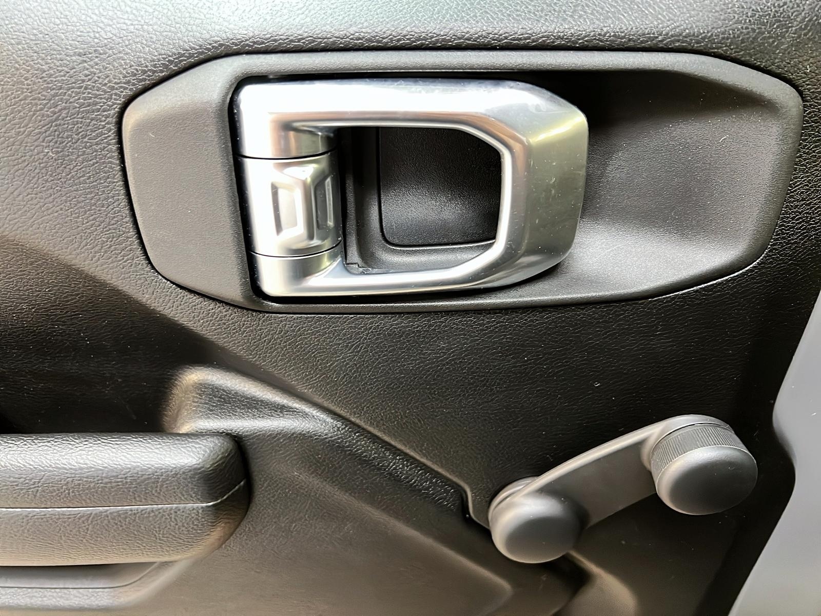 Jeep Wrangler 2023 - Image #21