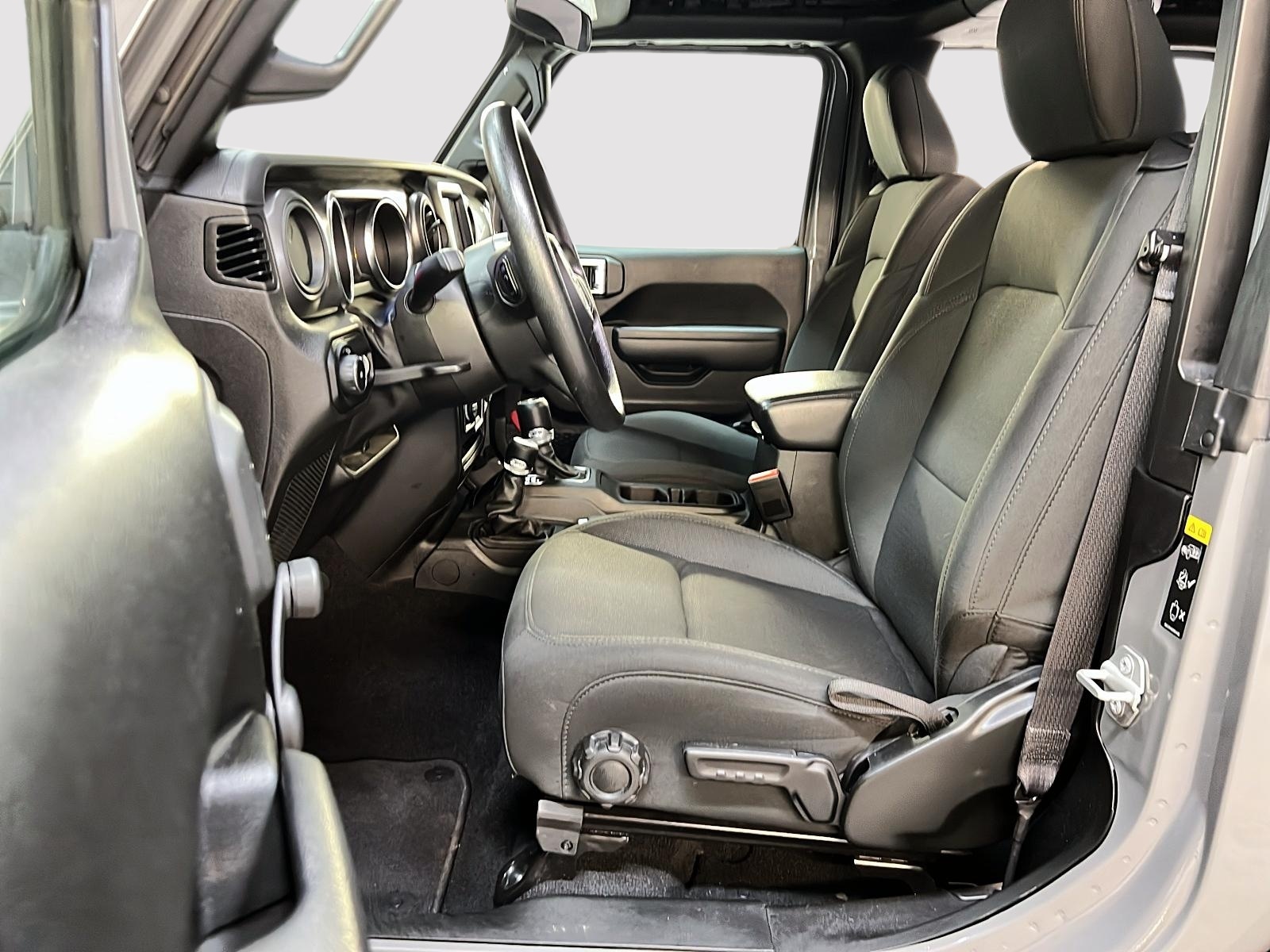 Jeep Wrangler SPORT 4X4 2023 - image #7