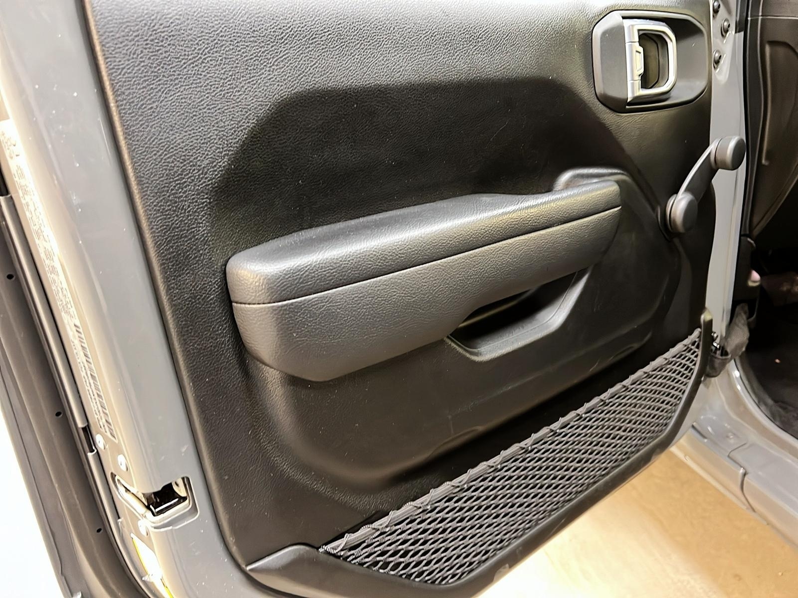 Jeep Wrangler SPORT 4X4 2023 - image #22