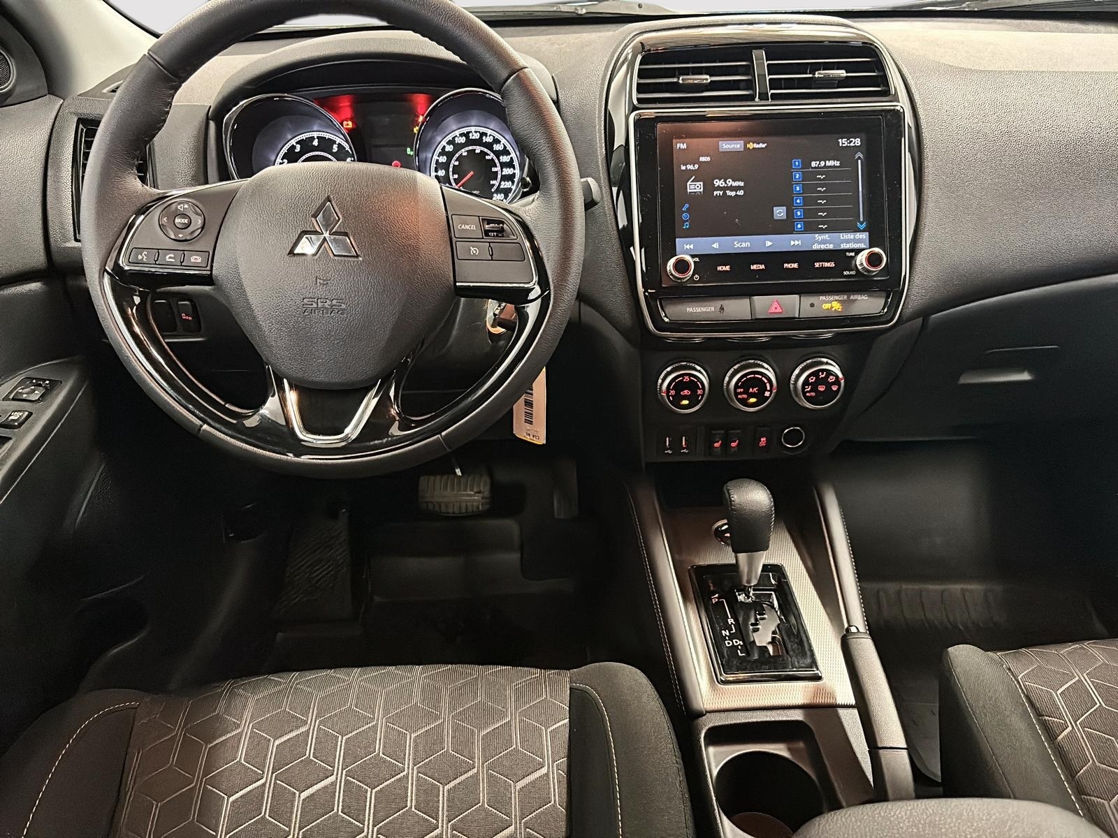 Mitsubishi RVR SE AWC 2023 - image #12