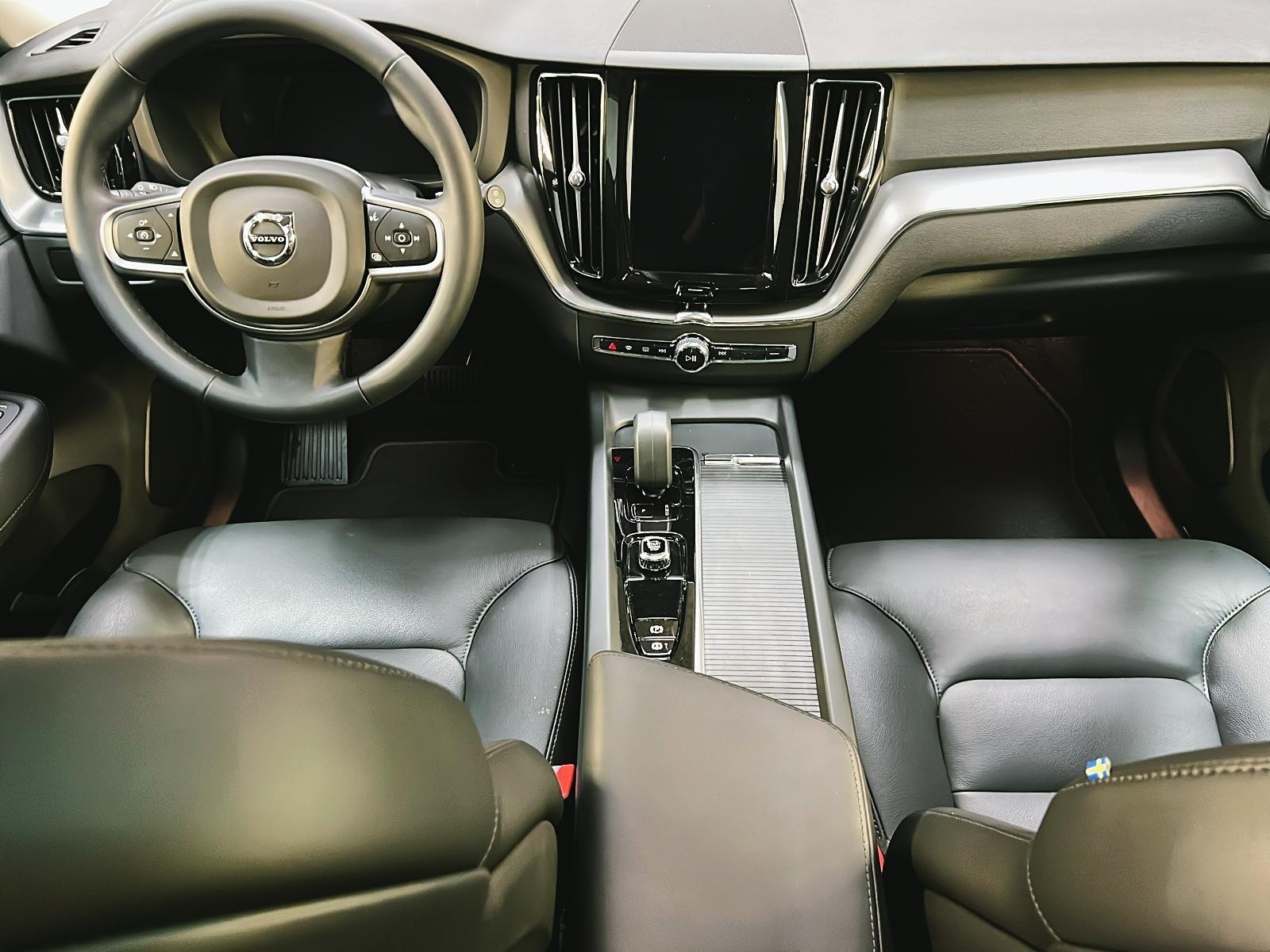 Volvo XC60 B5 CORE CUIR TOIT NAV 4RM 2025 - image #12