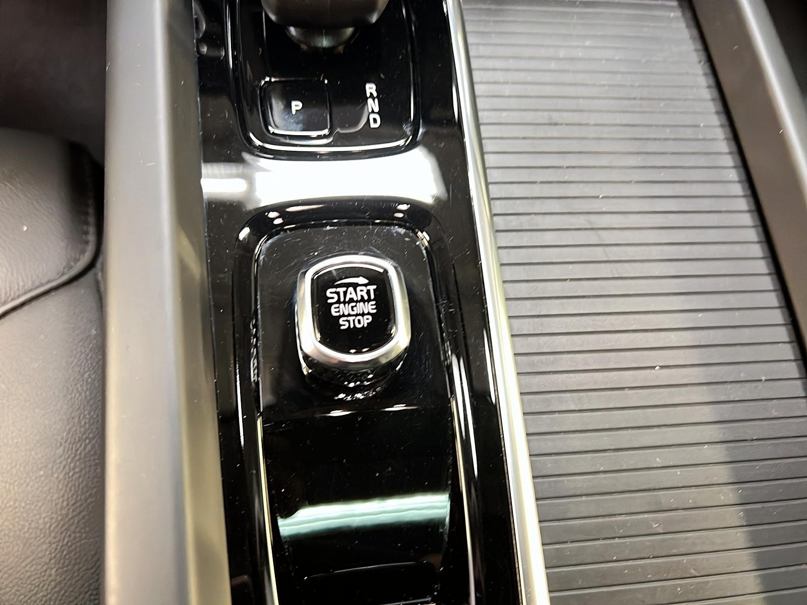 Volvo XC60 B5 CORE CUIR TOIT NAV 4RM 2025 - image #21