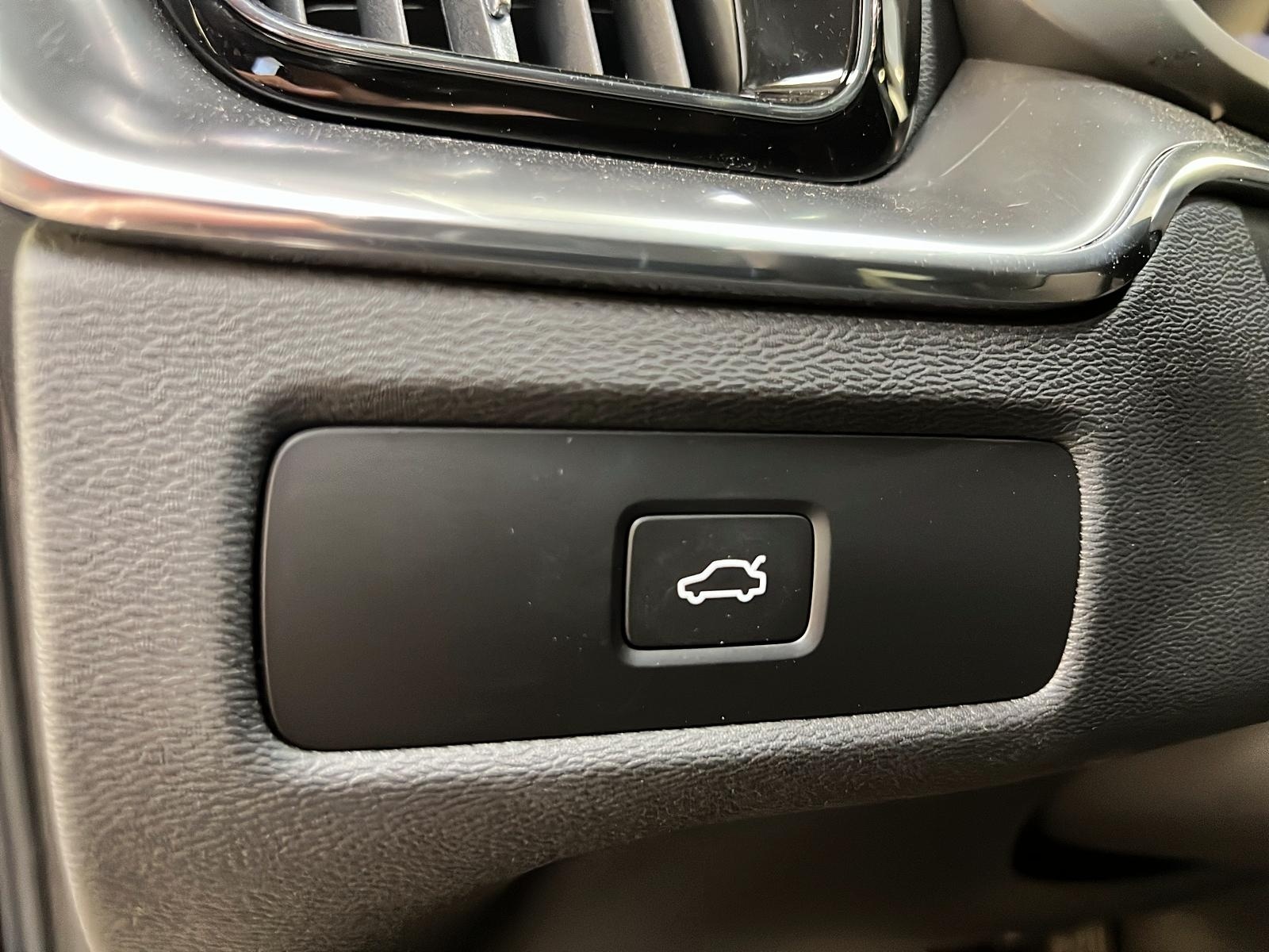 Volvo XC60 B5 CORE CUIR TOIT NAV 4RM 2025 - image #25
