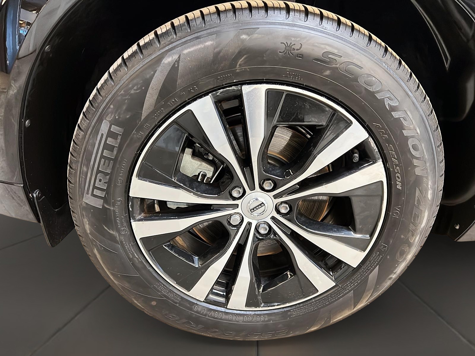 Volvo XC60 B5 CORE CUIR TOIT NAV 4RM 2025 - image #33