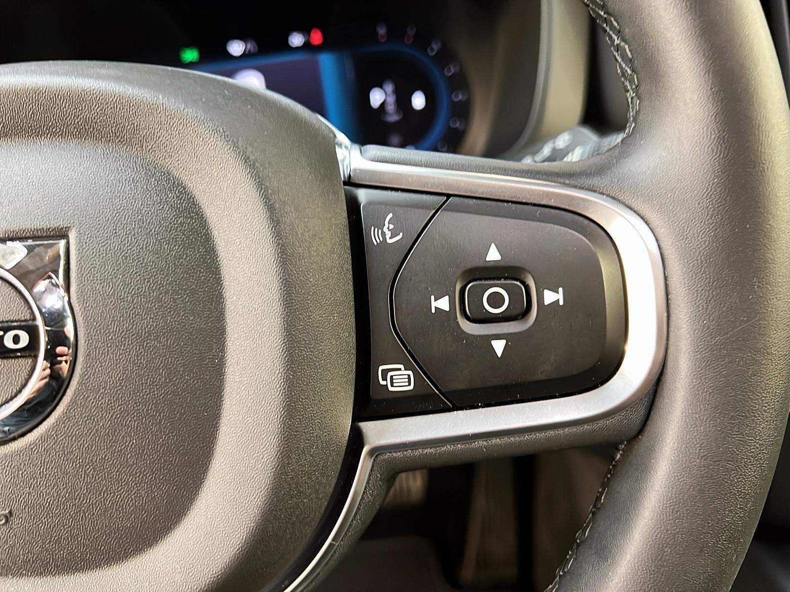 Volvo XC60 B5 CORE CUIR TOIT NAV 4RM 2025 - image #22