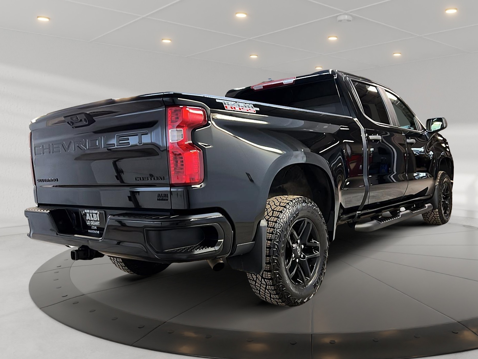 Chevrolet Silverado 1500 CUSTOM TRAIL BOSS Z71 CREW CAB 4X4 2023 - image #4