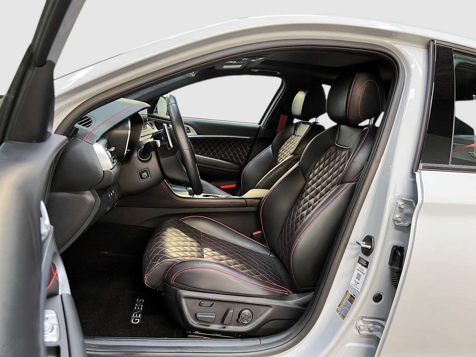 Genesis G70 SPORT 3.3T CUIR TOIT NAV 4RM 2023 - image #7