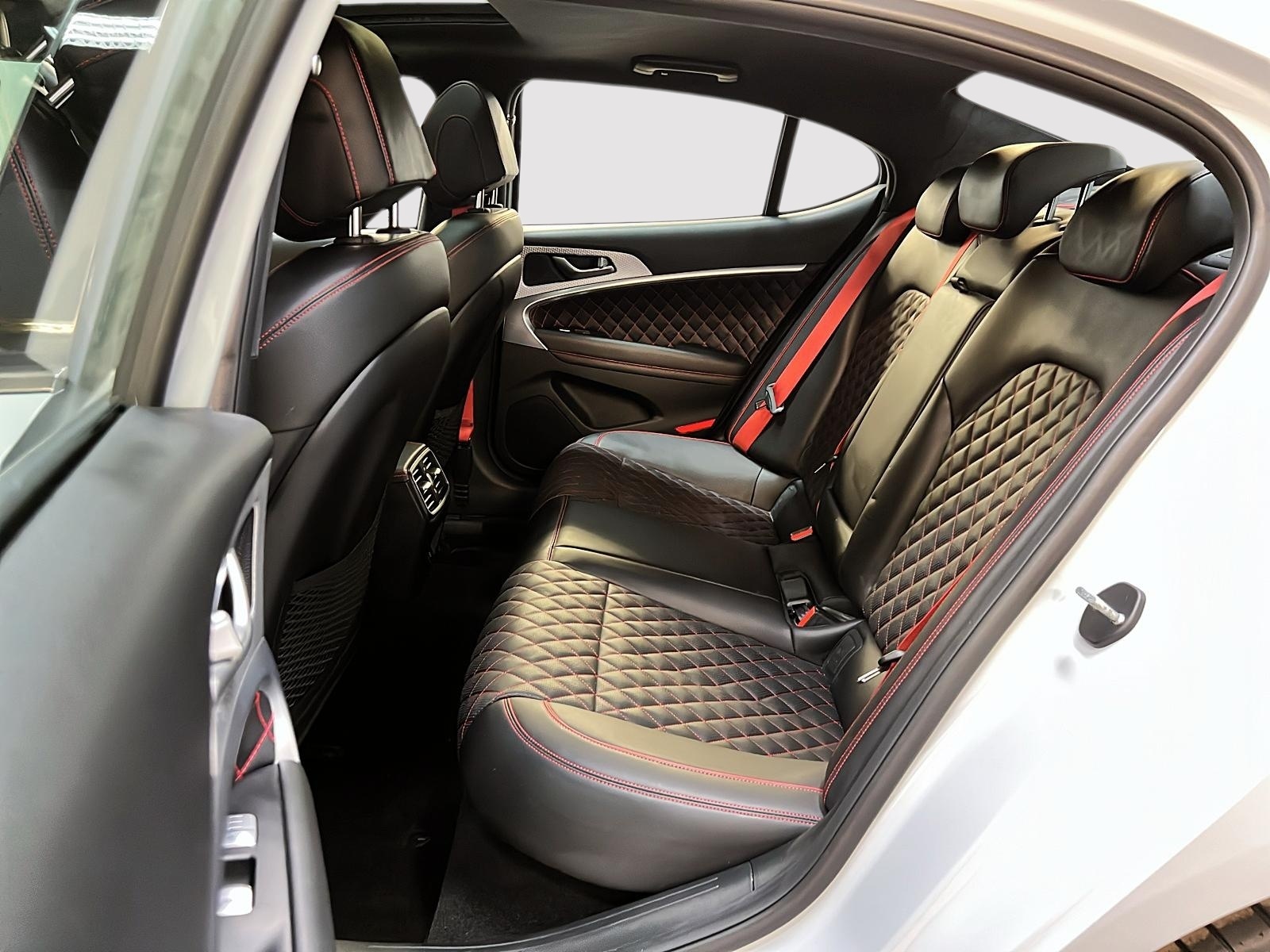 Genesis G70 SPORT 3.3T CUIR TOIT NAV 4RM 2023 - image #10