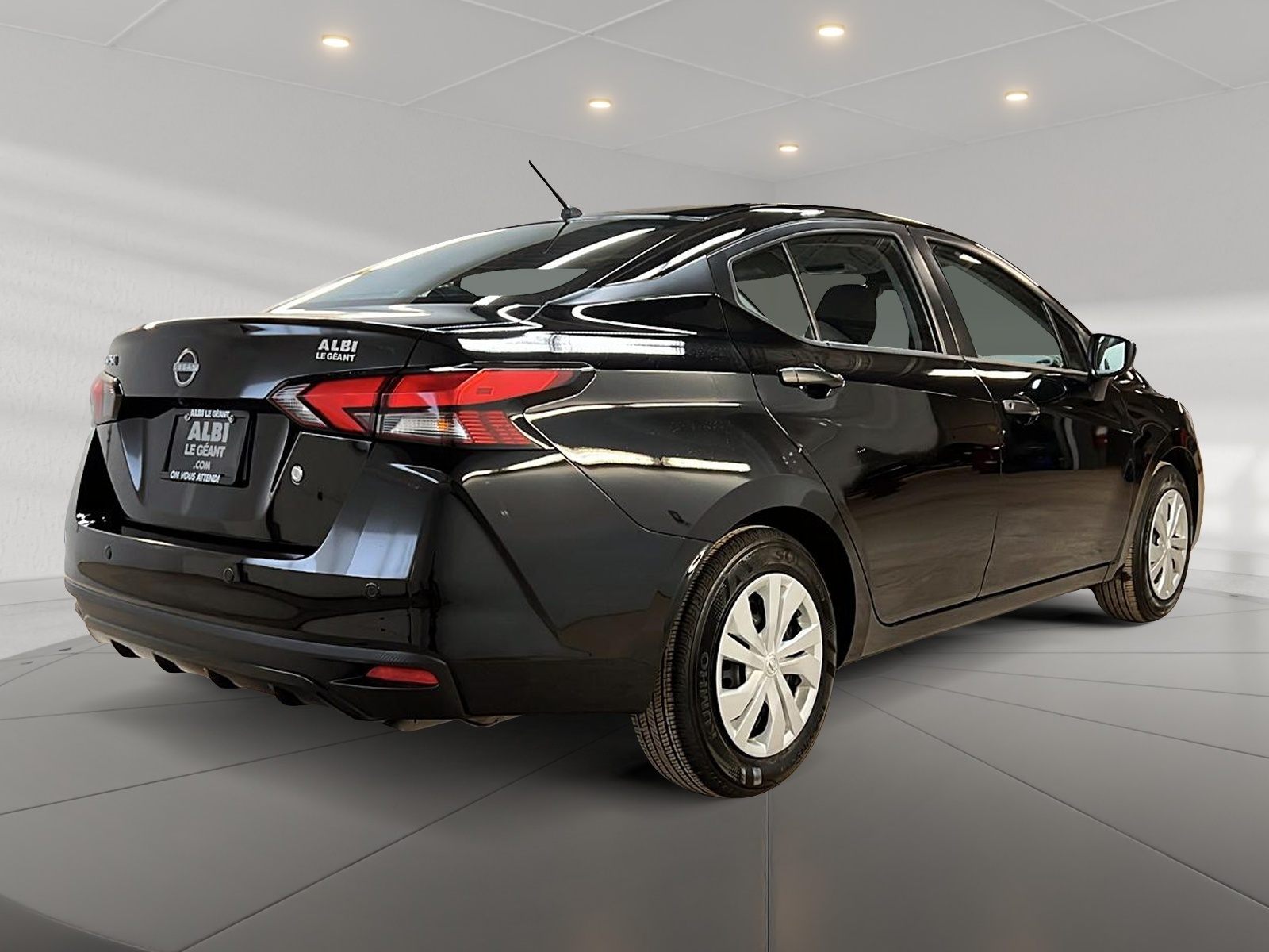 Nissan Versa S 2025 — photo 4