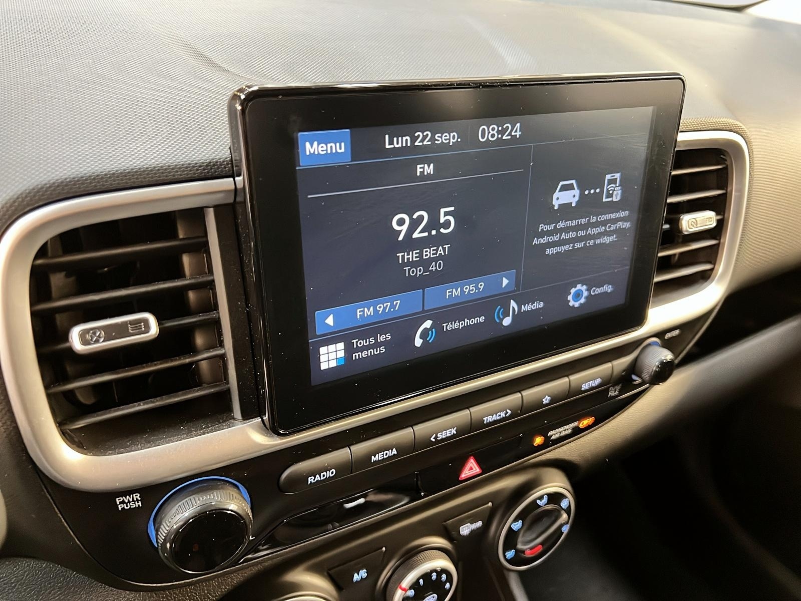 Hyundai Venue ESSENTIEL 2024 - image #15