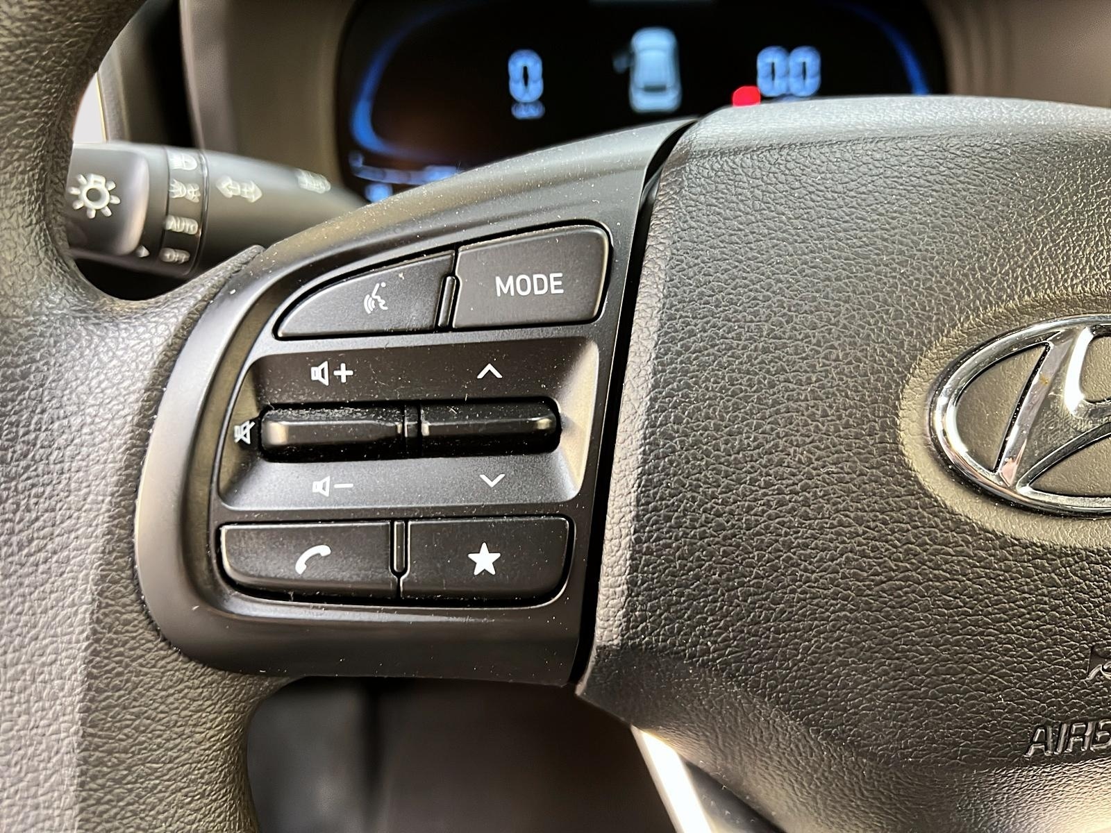 Hyundai Venue ESSENTIEL 2024 - image #18