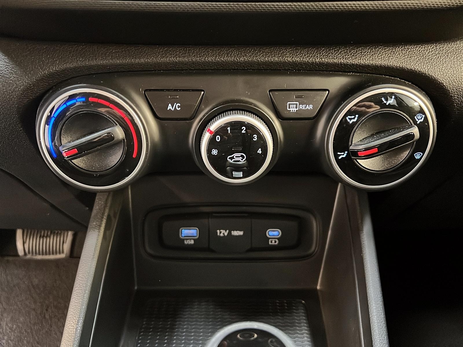 Hyundai Venue ESSENTIEL 2024 - image #14