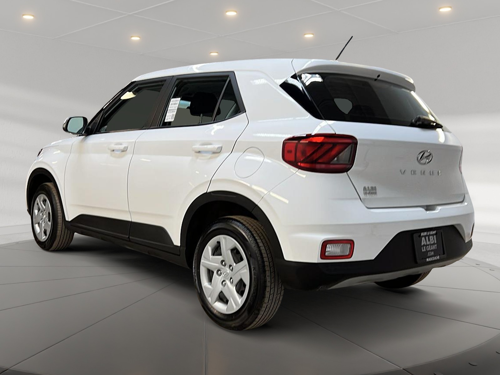 Hyundai Venue ESSENTIEL 2024 - image #6