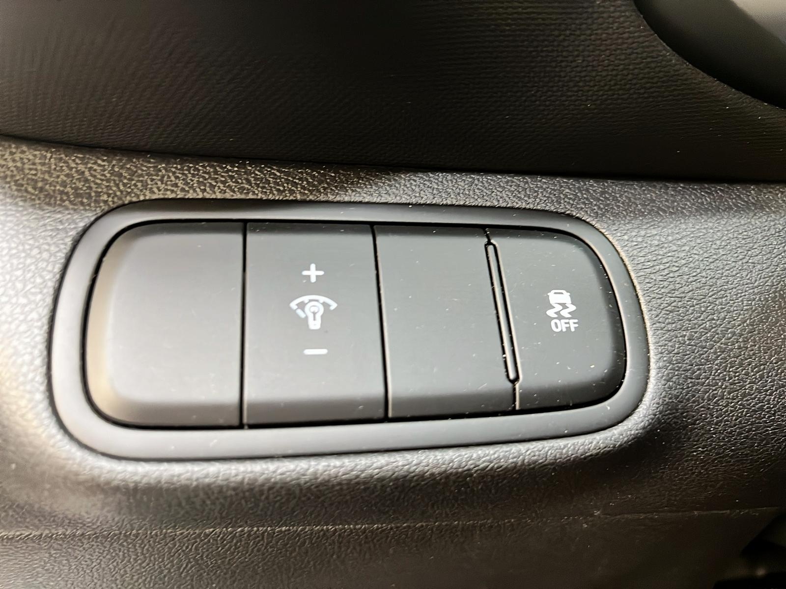 Hyundai Venue ESSENTIEL 2024 - image #19