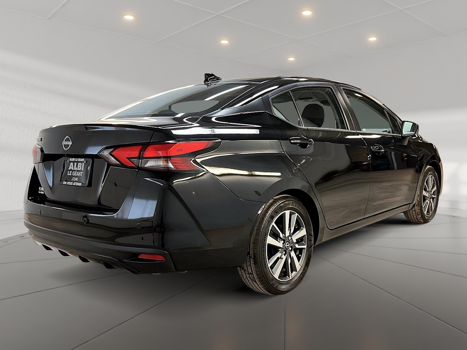 Nissan Versa SV 2025 — photo 4