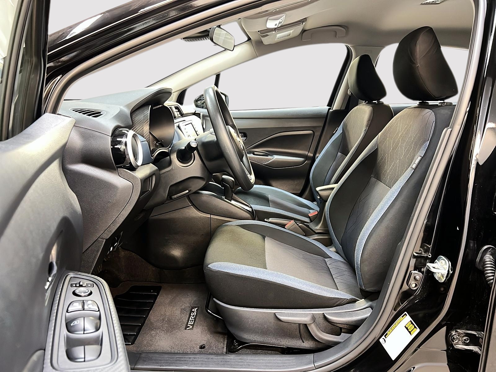 Nissan Versa SV 2025 — photo 7