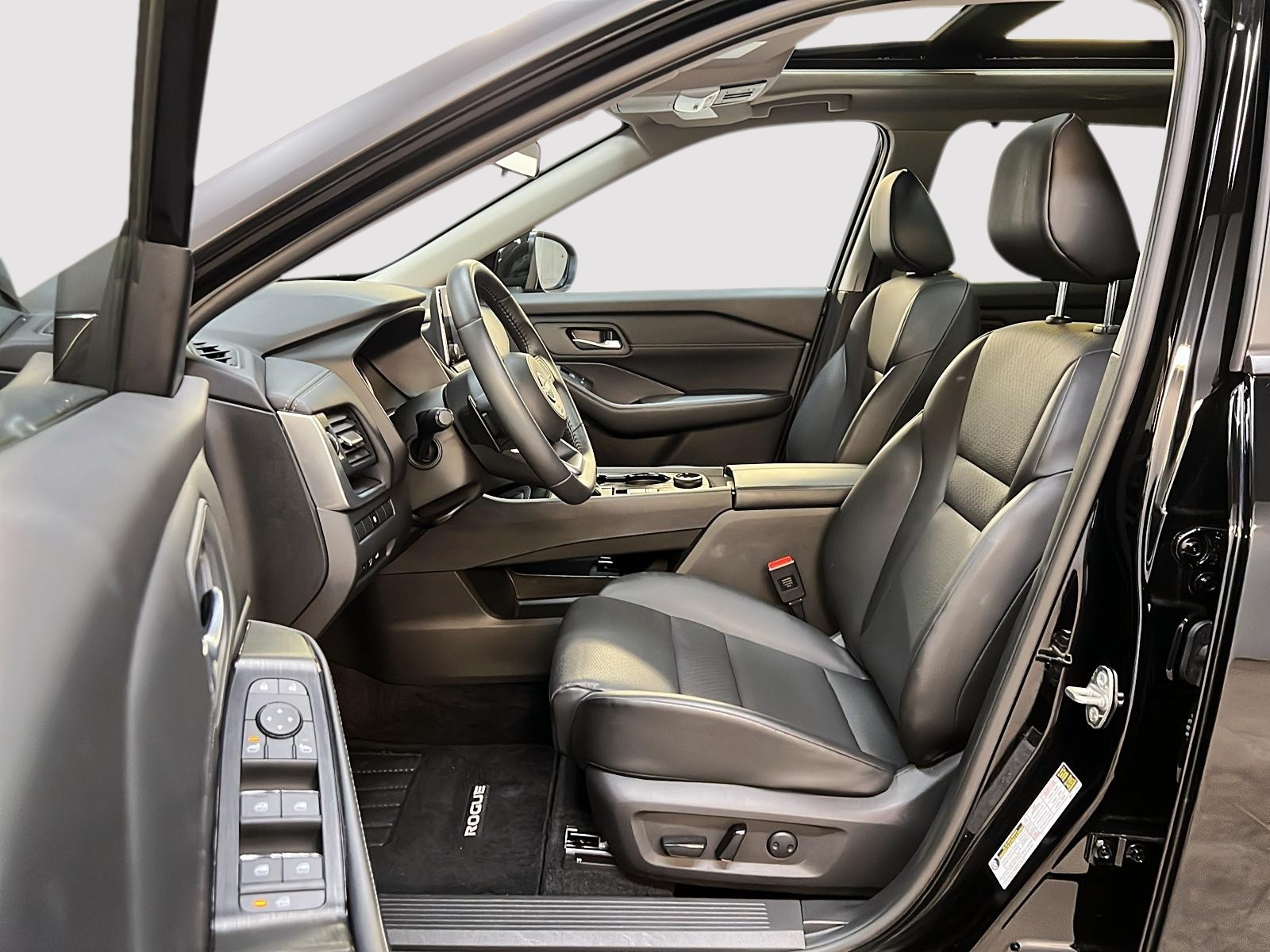 Nissan Rogue SV PREMIUM CUIR TOIT PANO 4RM 2024 - image #7
