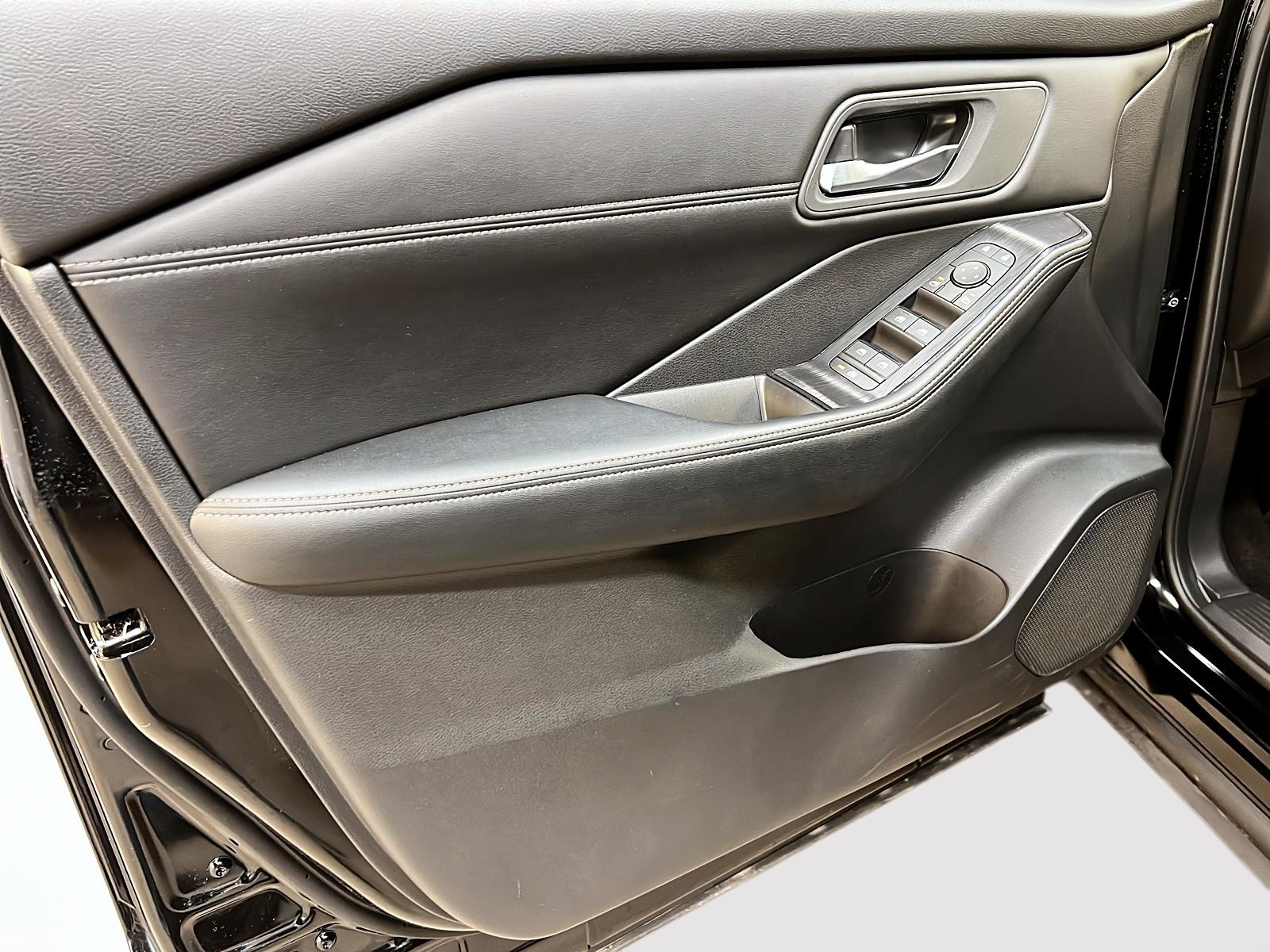 Nissan Rogue 2024 - Image #25
