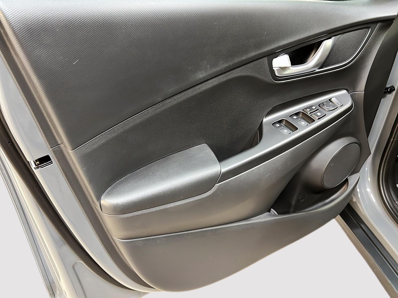 Hyundai Kona EV PREFERRED NAV 2023 - image #23