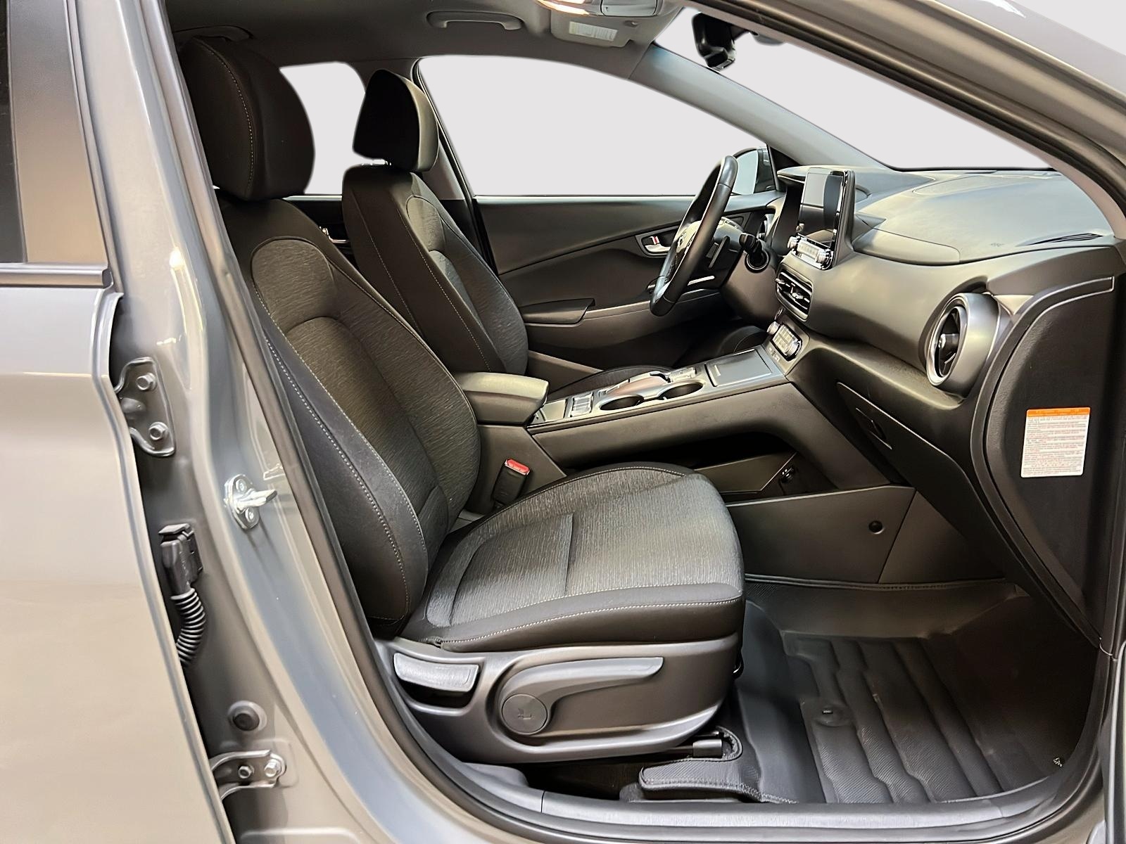Hyundai Kona EV PREFERRED NAV 2023 - image #8