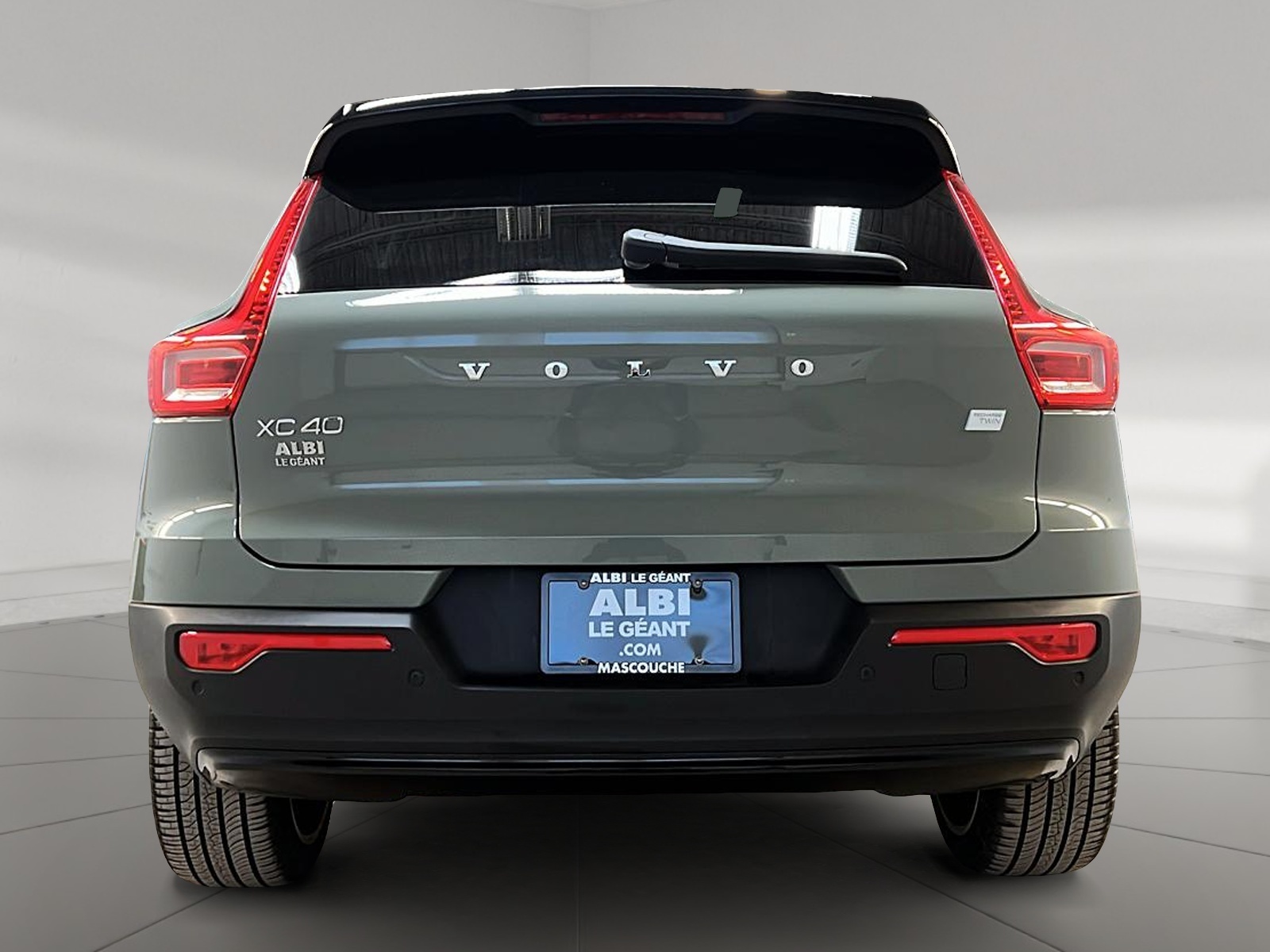 Volvo XC40 TWIN RECHARGE PLUS TOIT PANO NAV 4RM 2023 - image #5