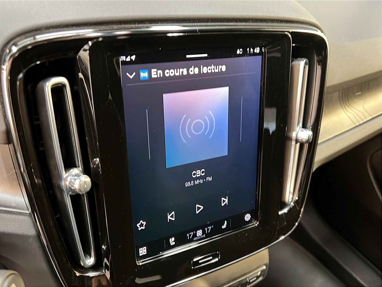 Volvo XC40 TWIN RECHARGE PLUS TOIT PANO NAV 4RM 2023 - image #17