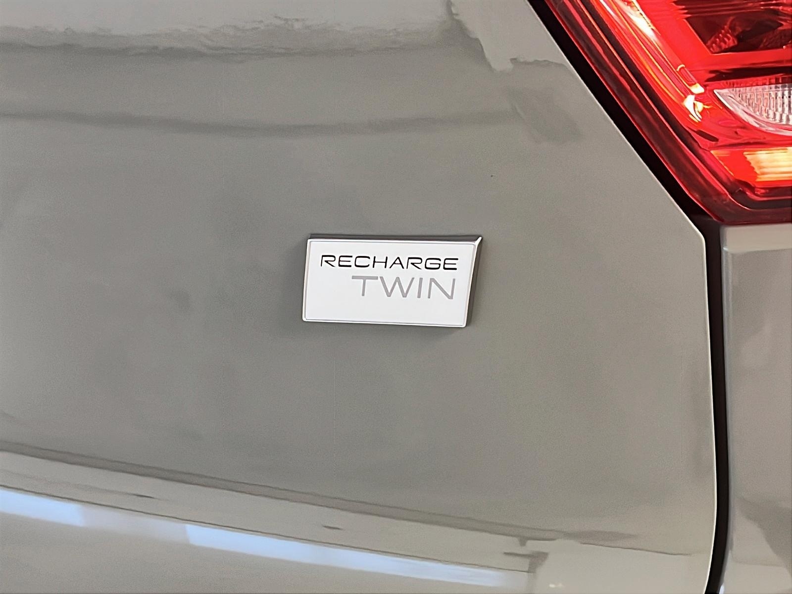 Volvo XC40 TWIN RECHARGE PLUS TOIT PANO NAV 4RM 2023 - image #29