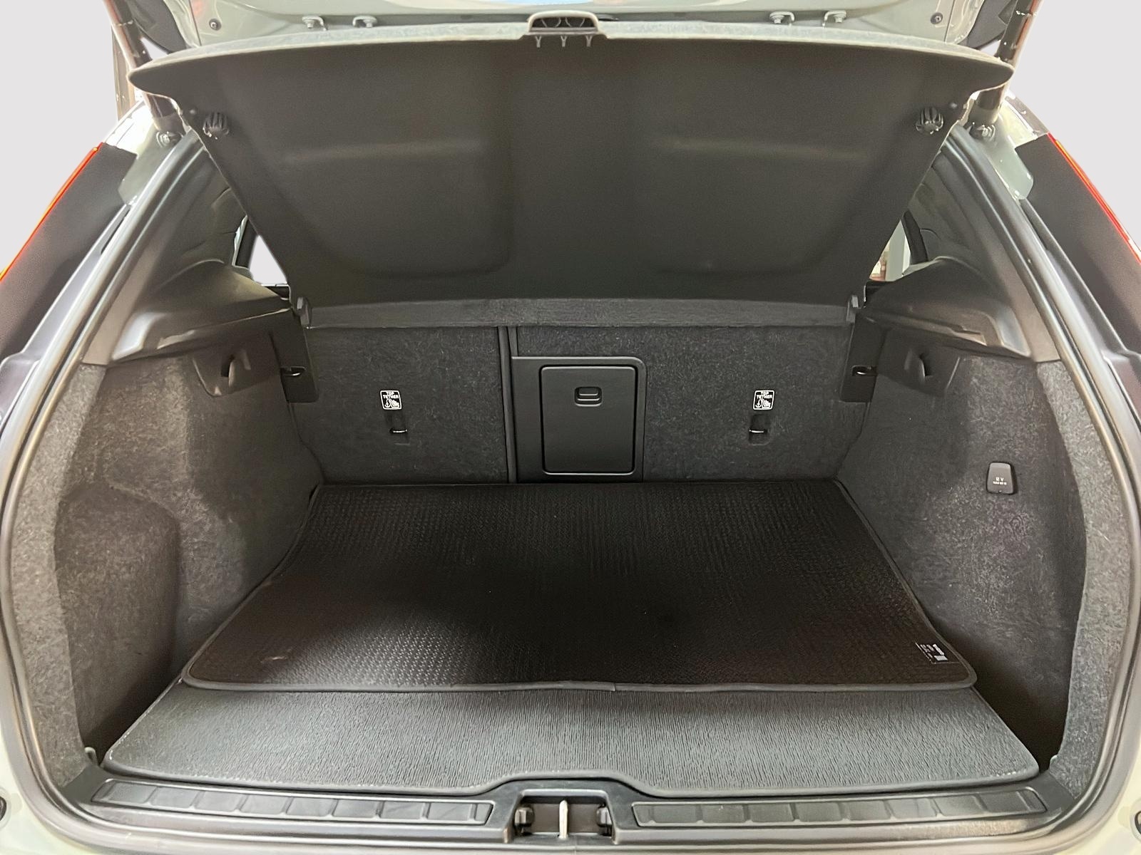 Volvo XC40 TWIN RECHARGE PLUS TOIT PANO NAV 4RM 2023 - image #13