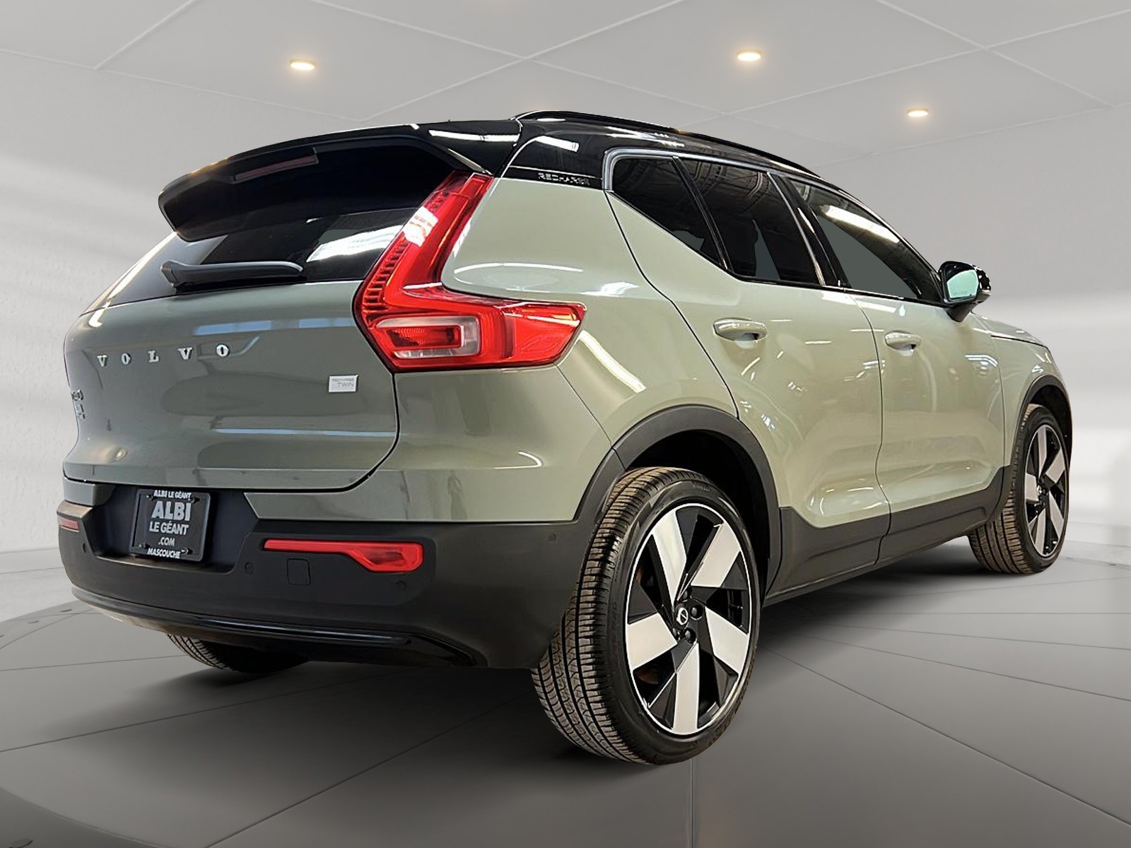 Volvo XC40 TWIN RECHARGE PLUS TOIT PANO NAV 4RM 2023 - image #4