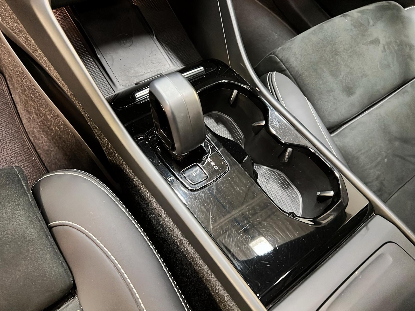 Volvo XC40 TWIN RECHARGE PLUS TOIT PANO NAV 4RM 2023 - image #15