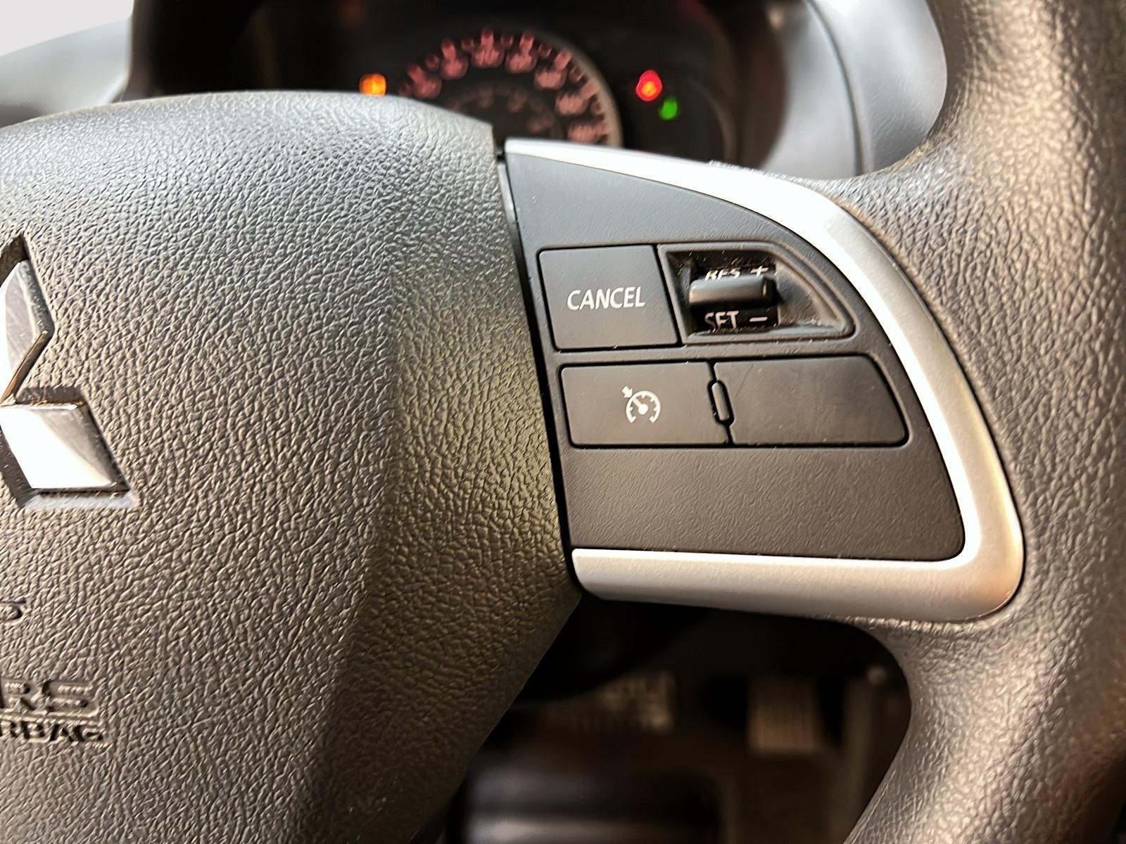 Mitsubishi Mirage ES 2024 - image #17