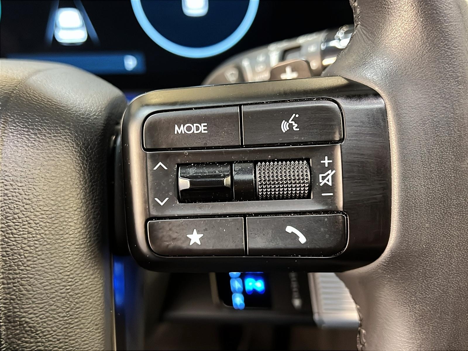 Hyundai Santa Fe ULTIMATE CALLIGRAPHY CUIR TOIT NAV 4RM 2024 - image #22