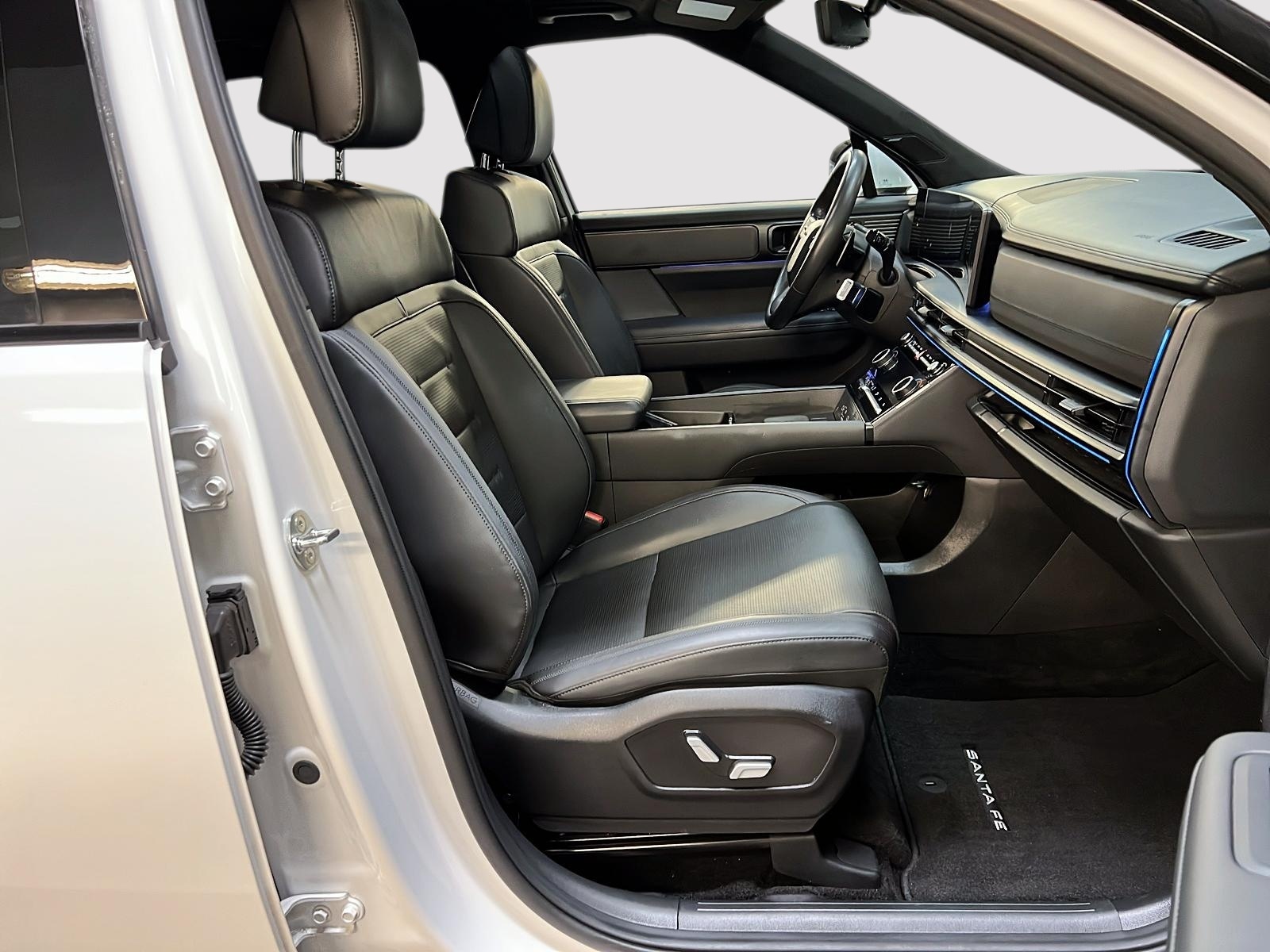 Hyundai Santa Fe ULTIMATE CALLIGRAPHY CUIR TOIT NAV 4RM 2024 - image #8