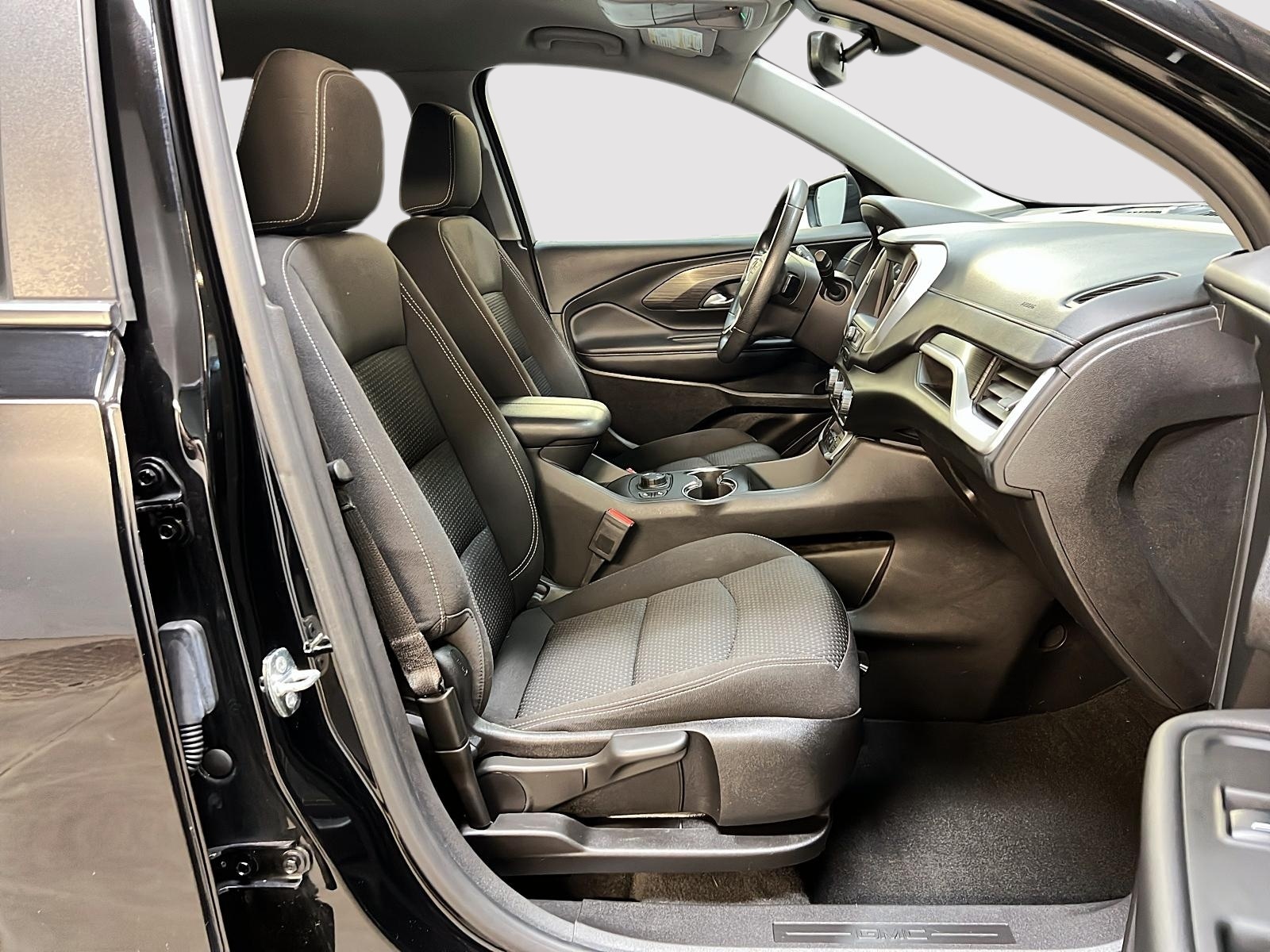GMC Terrain 2022 - Image #8