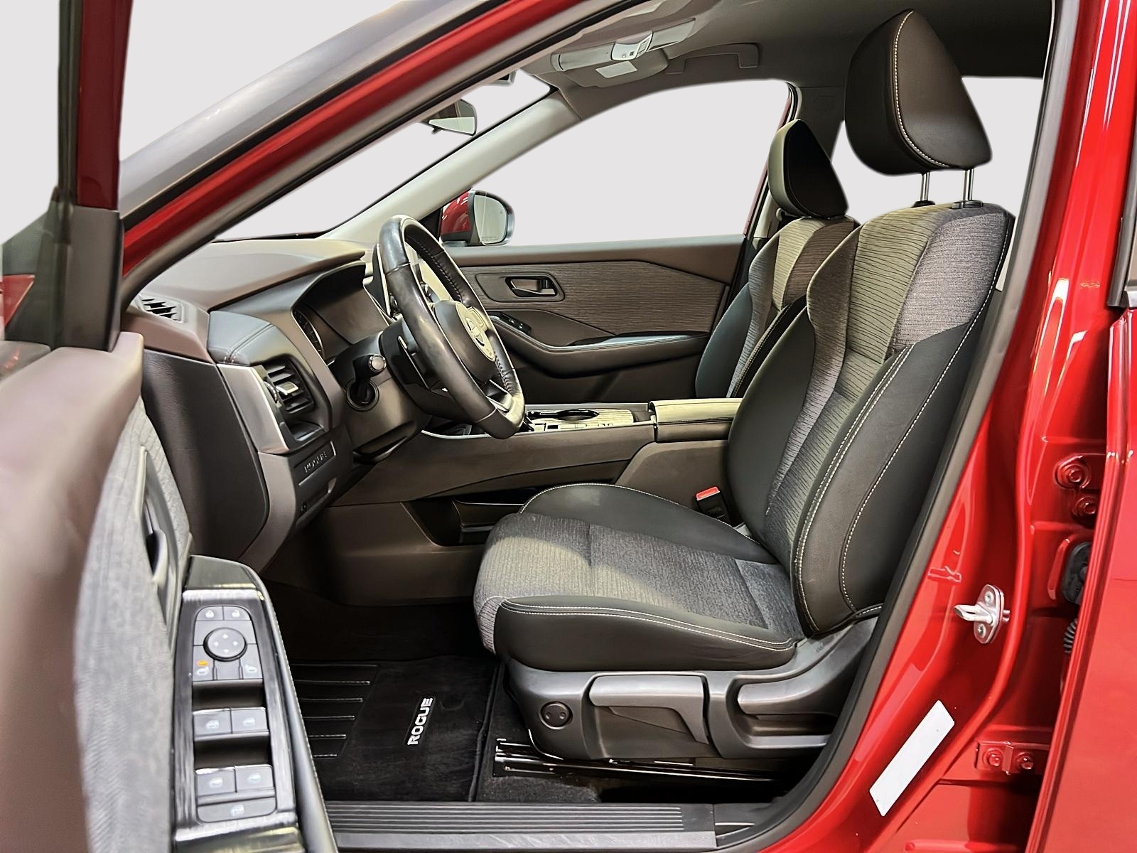 Nissan Rogue S 2022 - image #7