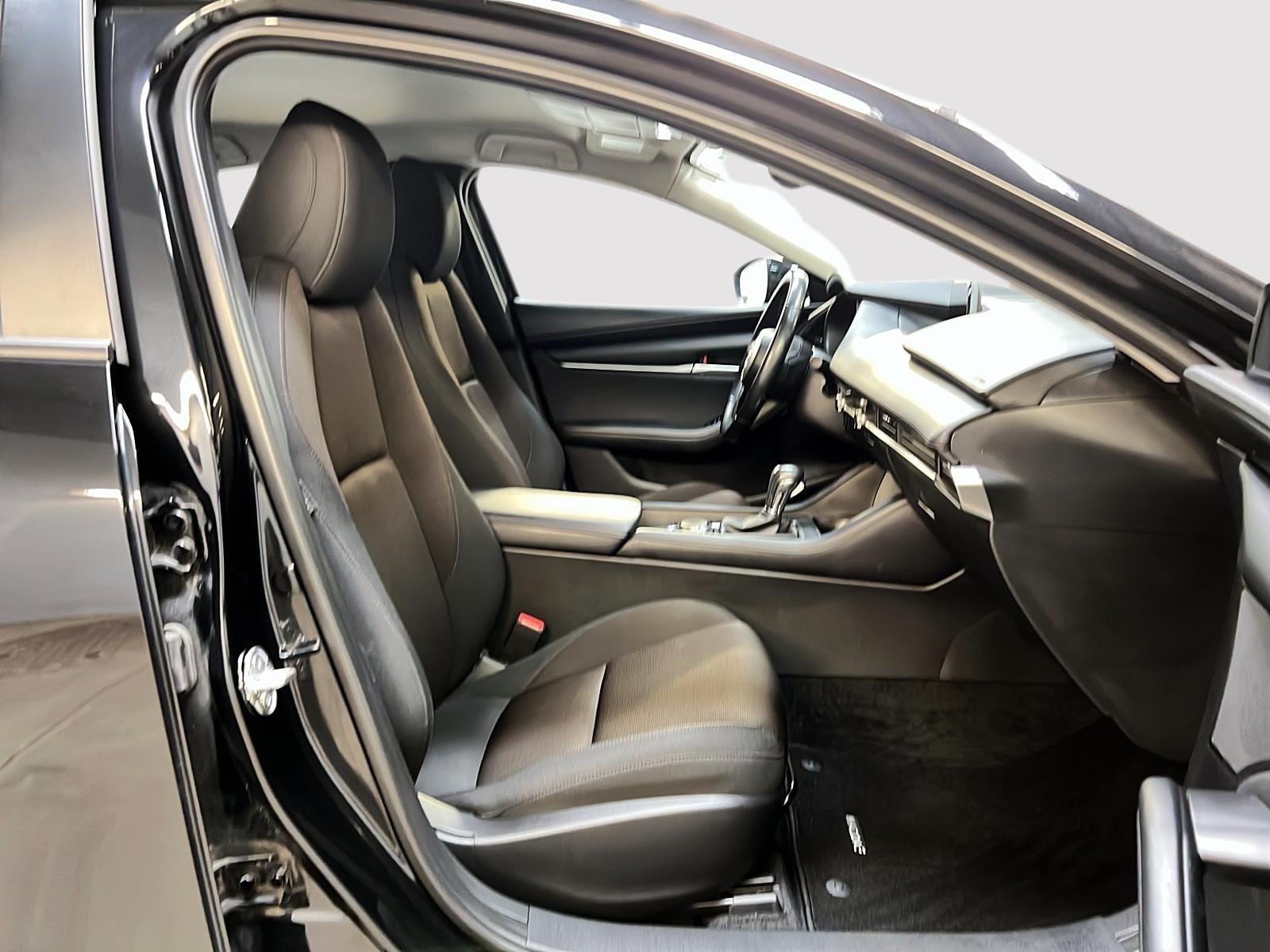 Mazda Mazda3 GS 2024 - image #8