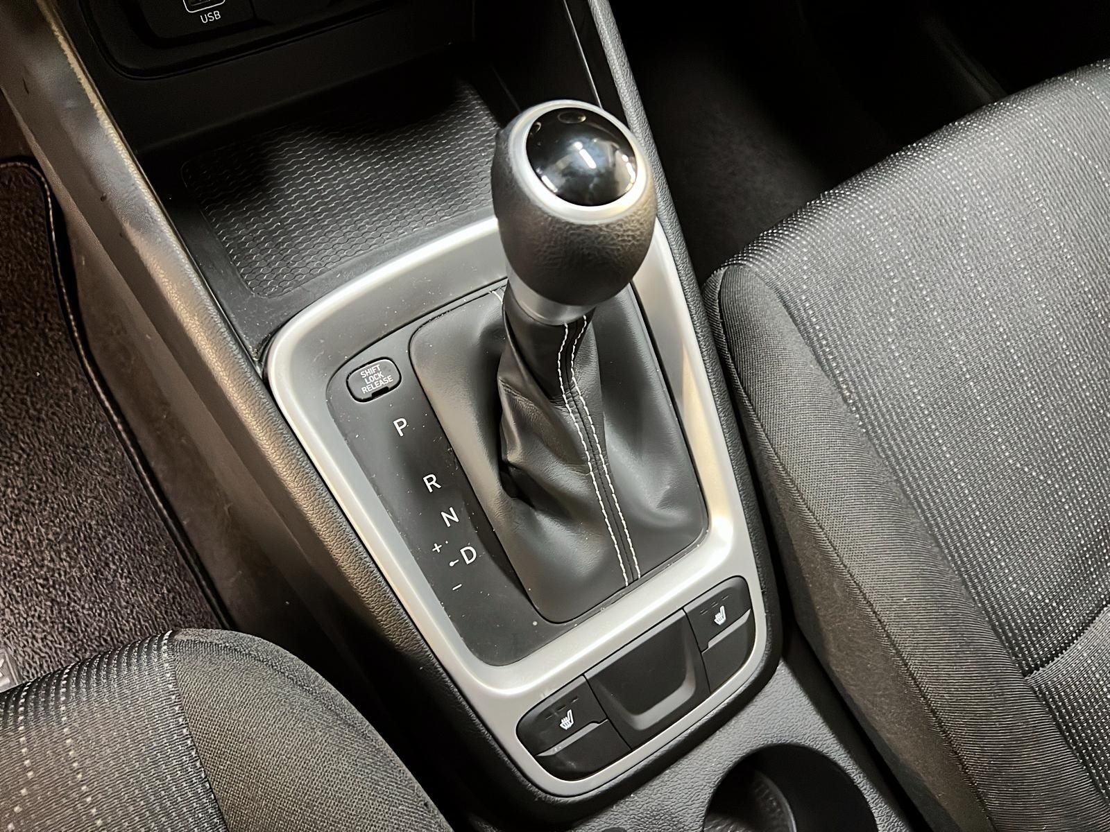 Hyundai Venue ESSENTIAL 2023 - image #13
