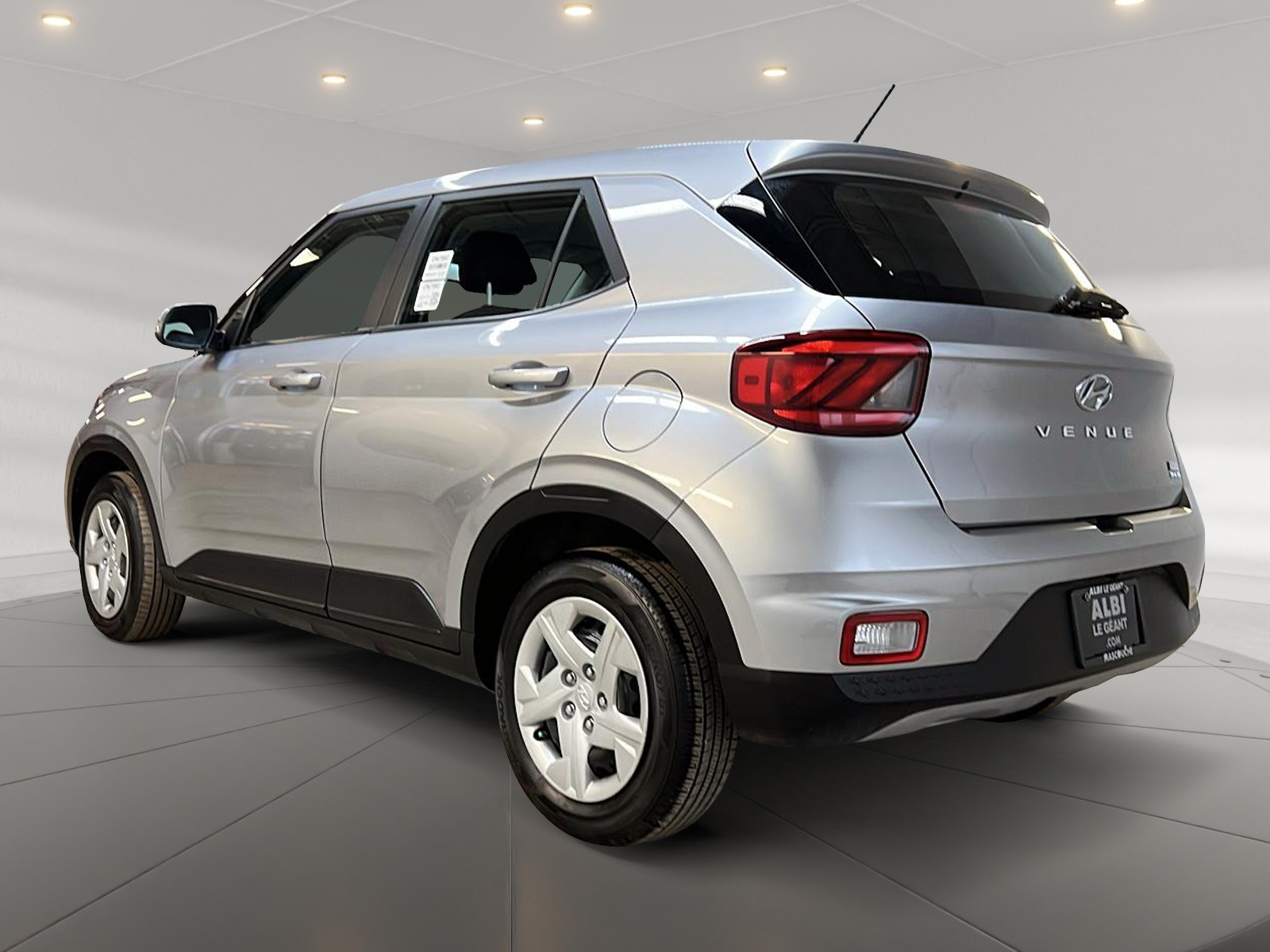 Hyundai Venue ESSENTIAL 2023 - image #6